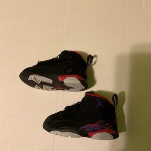 Air‎ Jordan Retro 8 “Playoffs” sneakers (Size 7C)